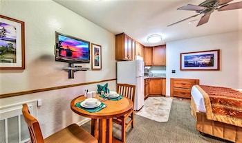 Studio, Kitchenette