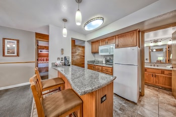 Room, 2 Bedrooms (3 bathrooms)