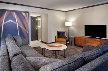 Room (Parlor)