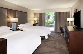 Room, 2 Double Beds, Poolside (Poolside)