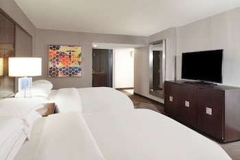 Room, 2 Double Beds, Corner