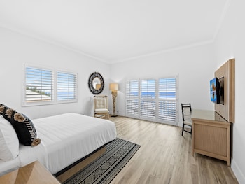 Ocean Front Room, 1 King Bed