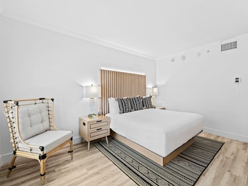 Standard Room, 1 King Bed