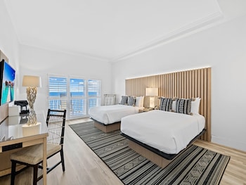 Ocean Front Room, 2 Double Beds