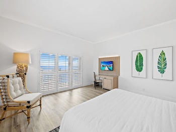 Ocean Front Room, 1 King Bed