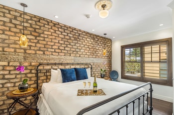 Classic Room, 1 King Bed