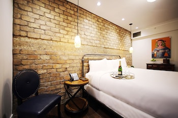 Classic Room, 1 King Bed