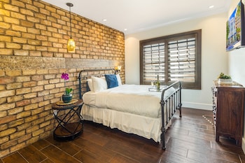 Classic Room, 1 King Bed