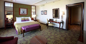 Suite, 2 Queen Beds (royal suite)