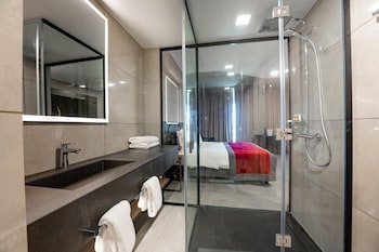 Deluxe Room, 1 King Bed (De luxe room with King bed)