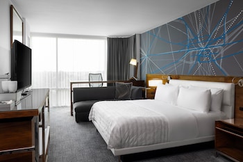 Premier Room, 1 King Bed (Mobility Accessible, Tub)