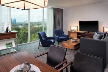 Suite, 1 Bedroom (Mobility Accessible, Roll-in Shower)