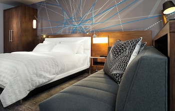 Premier Room, 1 King Bed (Mobility Accessible, Tub)