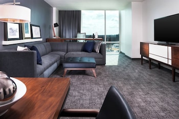 Suite, 1 Bedroom (Mobility Accessible, Roll-in Shower)