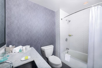 Premier Room, 1 King Bed
