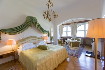 Signature Suite, 1 King Bed, City View
