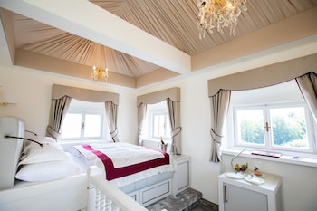 Romantic Duplex, 1 King Bed, City View, Tower