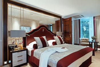Deluxe Double Room, 1 King Bed, Park View