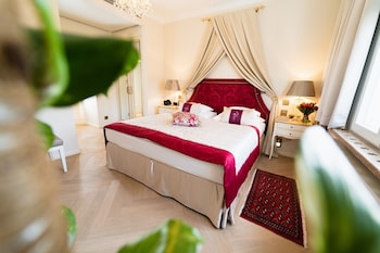 Junior Suite, 1 King Bed, Park View