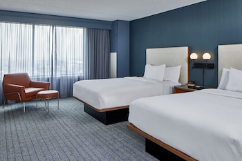 Room, 2 Queen Beds (Mobility Accessible, Tub)