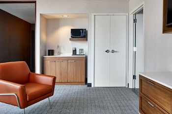 Suite, 1 King Bed with Sofa bed, Balcony