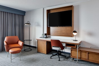 Executive Room, 1 King Bed with Sofa bed