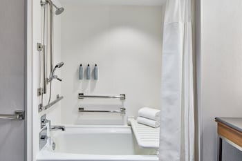 Room, 2 Queen Beds (Mobility Accessible, Tub)