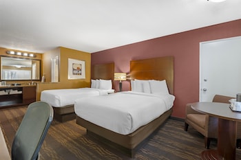 Standard Room, 2 Double Beds, Non Smoking, Refrigerator & Microwave