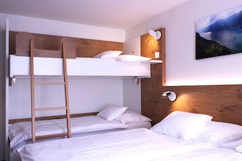 Superior Quadruple Room, Mountain View, Mountainside