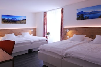 Superior Quadruple Room, Mountain View, Mountainside