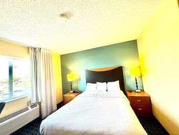 Standard Room, 1 Queen Bed, Non Smoking