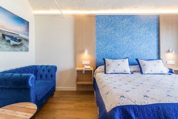 Deluxe Double Room, Terrace, Partial Sea View