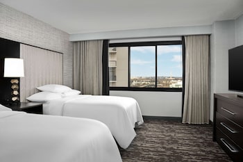 Suite, 2 Double Beds, Corner
