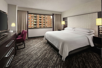 Suite, 1 King Bed, Corner (Pure Wellness)