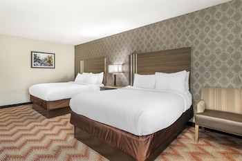 Suite, 2 Queen Beds, Non Smoking, Refrigerator & Microwave (with Sofabed)