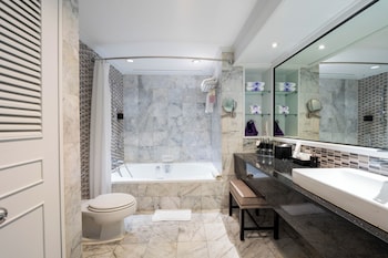 Premier Family Room, City View