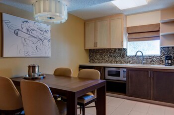 Suite, 1 Bedroom (Balcony)