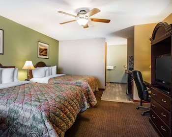 Standard Room, 2 Queen Beds, Non Smoking