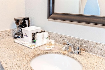 Economy Studio Suite