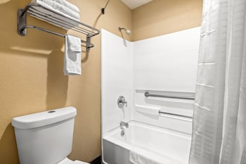 Standard Room, 1 Queen Bed, Non Smoking (Microwave & Fridge)