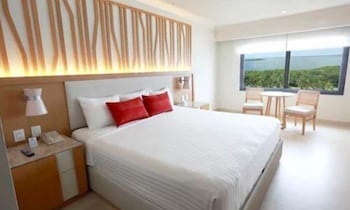Deluxe Lagoon Room