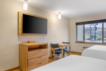 Standard Room, 2 Queen Beds, Non Smoking