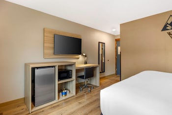 Standard Room, 1 King Bed, Non Smoking