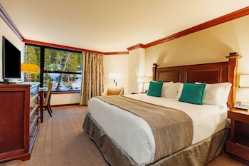 Deluxe Room, 1 King Bed (Forest View)