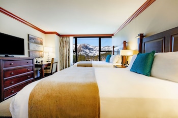 Deluxe Room, 2 Queen Beds, Valley View