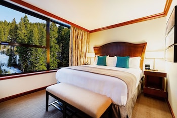 Deluxe Suite, Fireplace (Forest View)