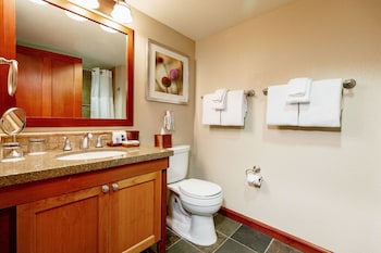 Suite, Fireplace (Forest View)