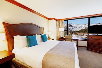 Deluxe Room, 1 King Bed, Valley View