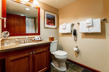 Deluxe Room, 2 Queen Beds, Valley View