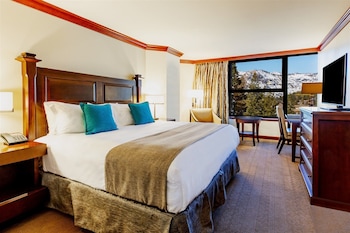 Deluxe Room, 1 King Bed (Forest View)